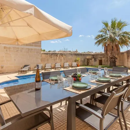 Centre Island Gozitan & Pool - Happy * Kerċem