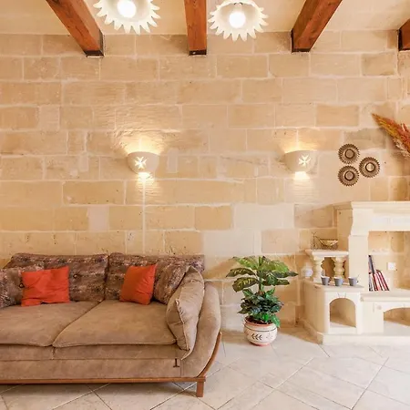 Centre Island Gozitan & Pool - Happy Feriehus