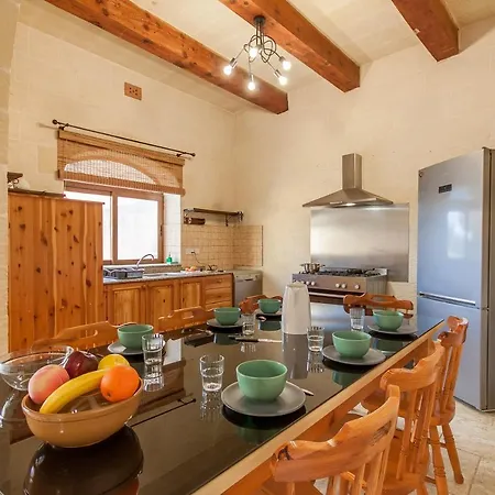 Centre Island Gozitan & Pool - Happy * Kerċem