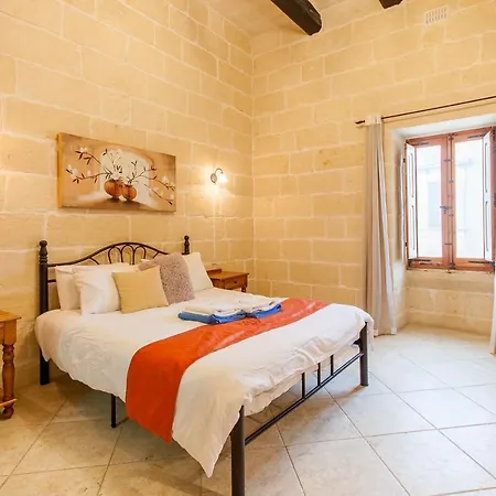 Centre Island Gozitan & Pool - Happy * Kerċem