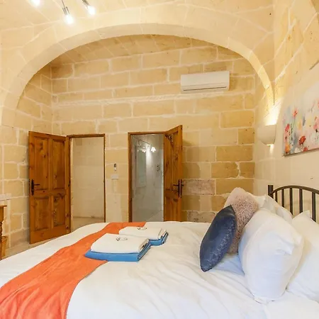 Centre Island Gozitan & Pool - Happy Semesterbostad