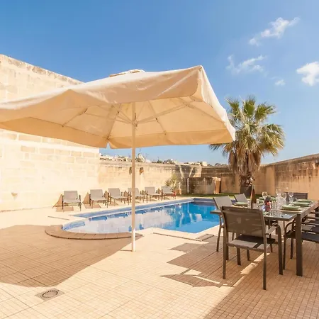 Centre Island Gozitan & Pool - Happy * Kerċem