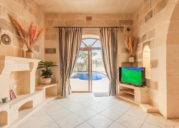 Holiday home Centre Island Gozitan & Pool - Happy *