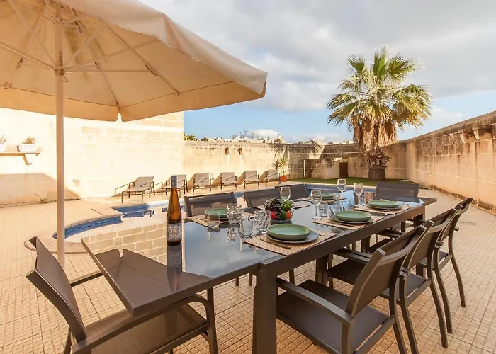 Centre Island Gozitan & Pool - Happy * Kerċem