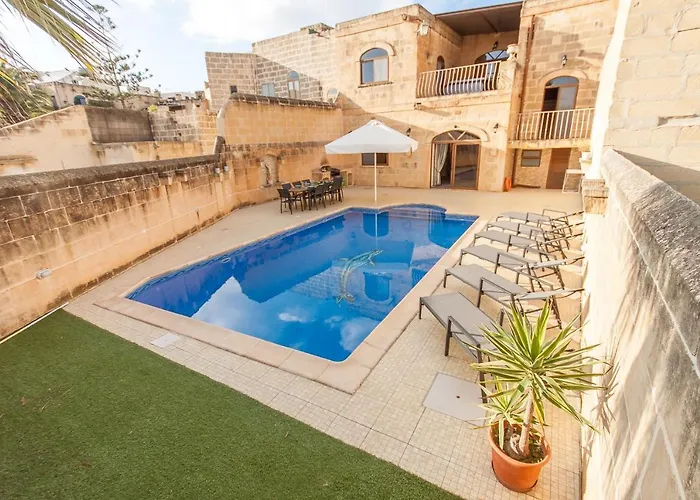 Centre Island Gozitan & Pool - Happy Vakantiehuis *