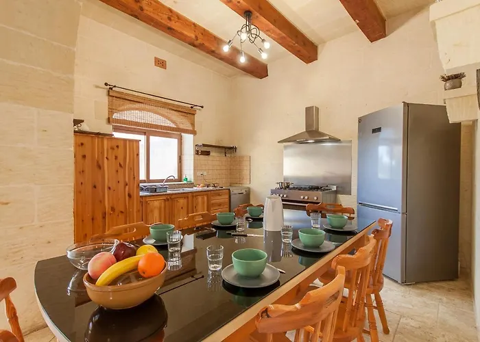 Centre Island Gozitan & Pool - Happy * Kercem