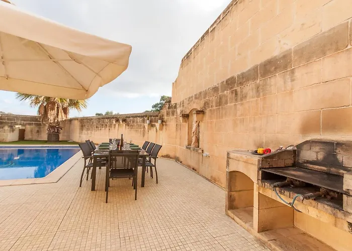 Centre Island Gozitan & Pool - Happy Holiday home