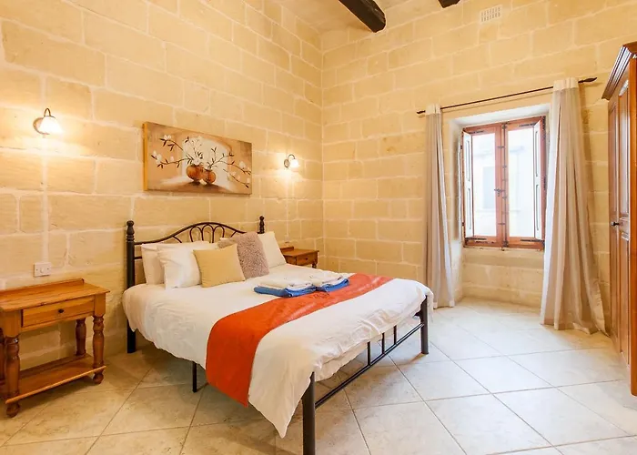 Centre Island Gozitan & Pool - Happy * Kerċem