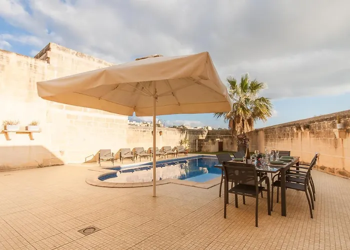 Centre Island Gozitan & Pool - Happy * Kercem