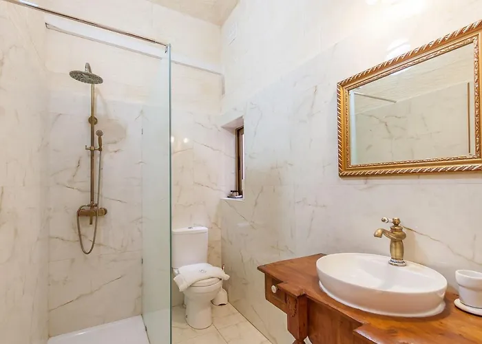 Centre Island Gozitan & Pool - Happy Vakantiehuis *