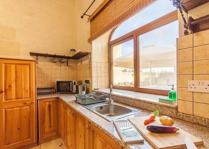 Vakantiehuis Centre Island Gozitan & Pool - Happy