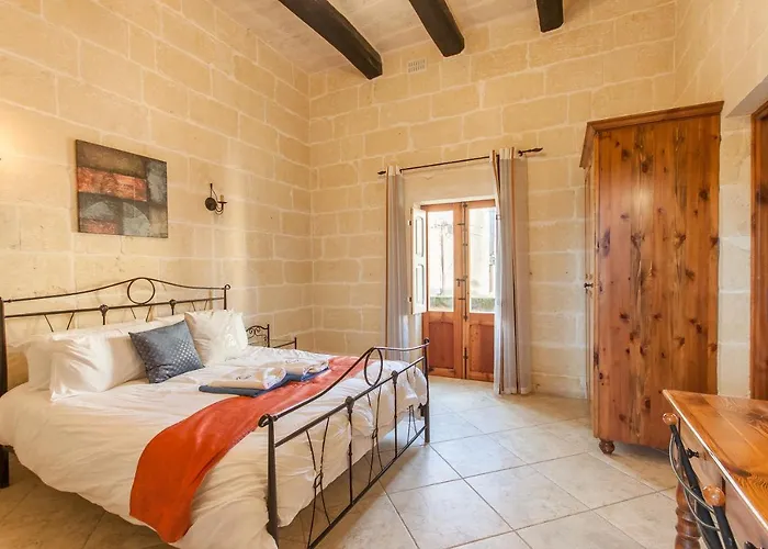 Centre Island Gozitan & Pool - Happy Vakantiehuis *